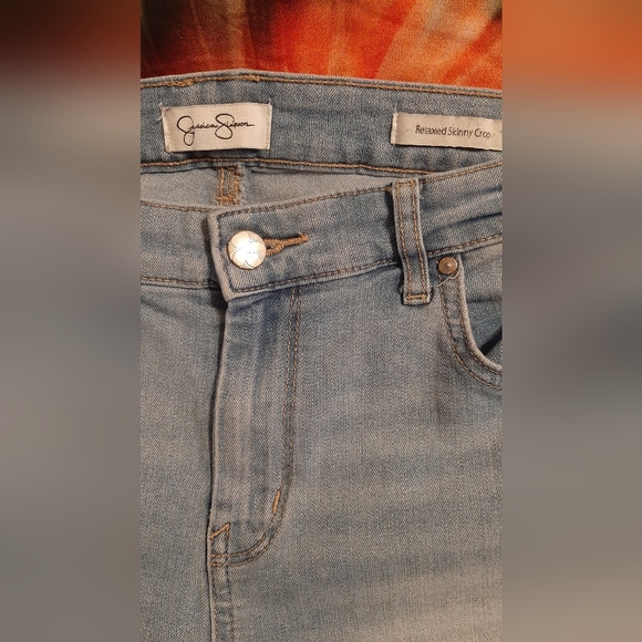 Jessica Simpson Relaxed Skinny Crop Jeans size 10/30 stretchy - Picture 2 of 5